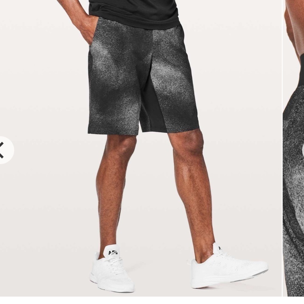 Lululemon T.H.E. Short Linerless 11" 
Ocean Spray Ice Grey Black size small